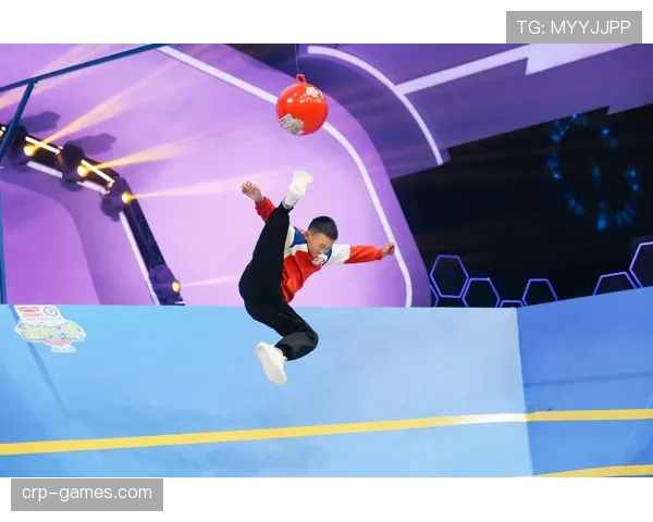 邢傲伟退役后还在练腹肌？这自律程度真没谁了